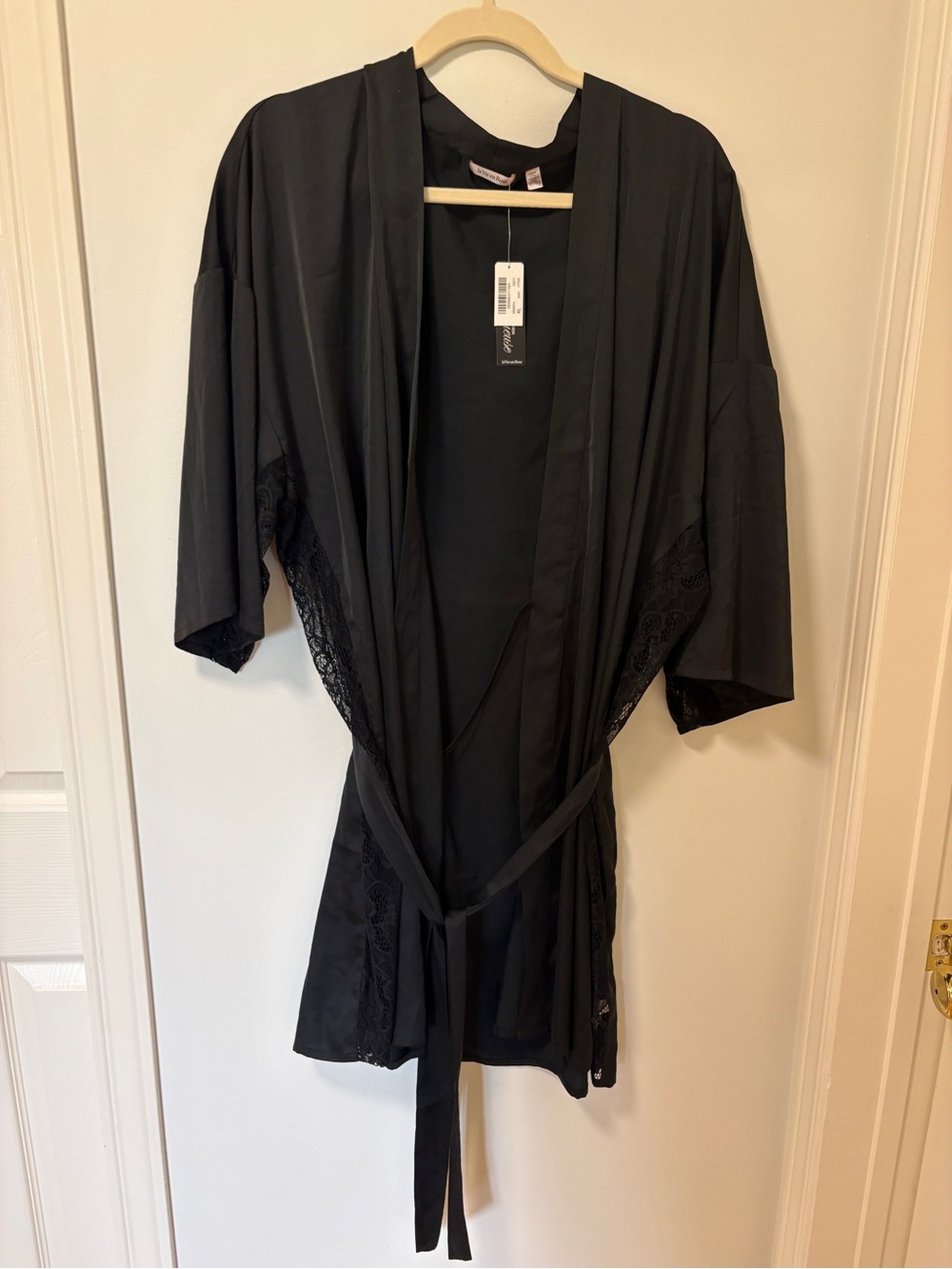 La Vie en Rose Robe Black NEW with Lace detail size XL NWT - Picture 2 of 8